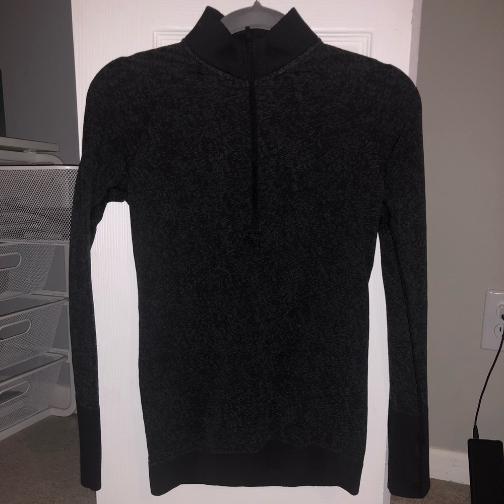LULULEMON LONG SLEEVE 1/2 ZIP TOP
